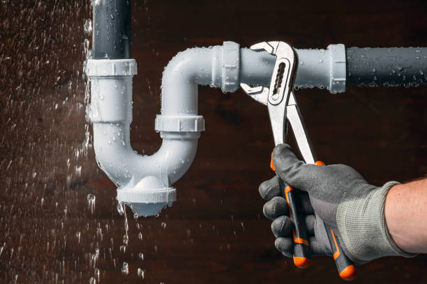 Professional Gas Line Repair technician working in Harwood Heights, IL